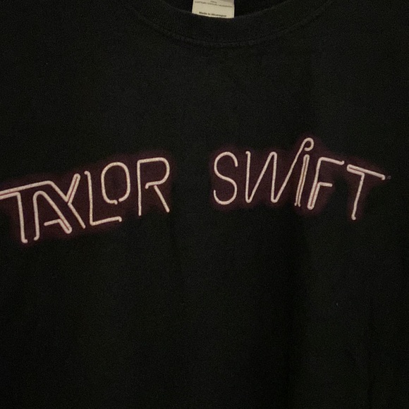 Taylor Swift The 1989 World Tour Concert T-Shirt Womens Size Small - Picture 2 of 5